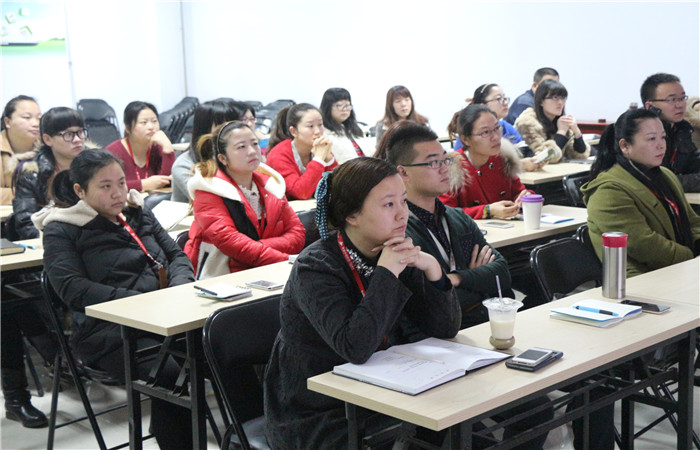 創(chuàng)新、分享、提高---記河南青峰2014年度總結會